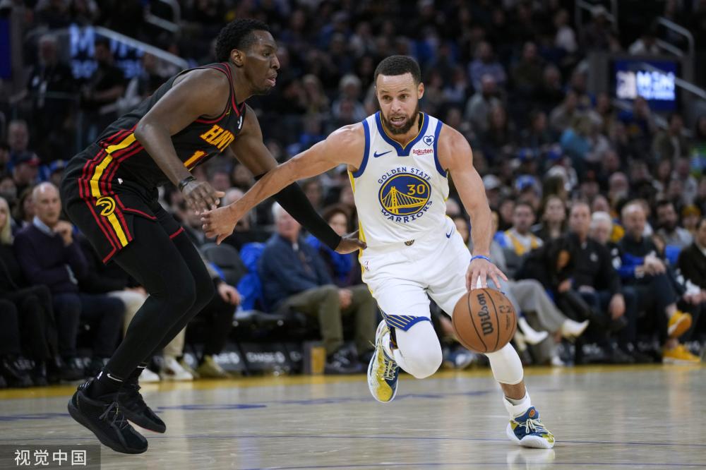 并提升了他 并提升了他