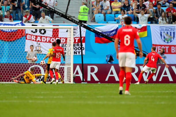 通过这个故 通过这个故