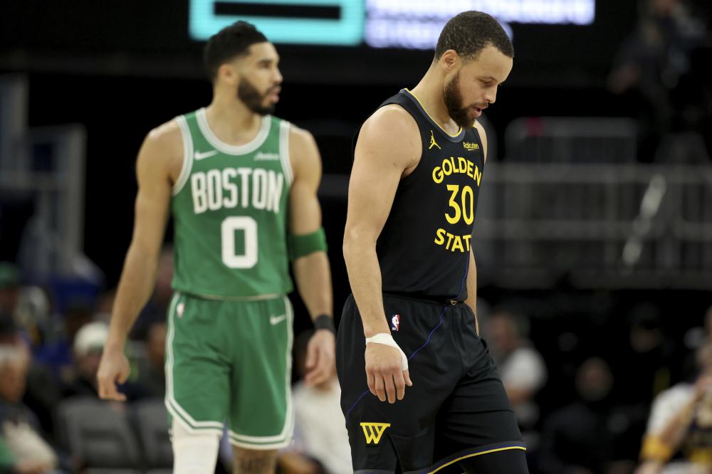 发球或接球 发球或接球